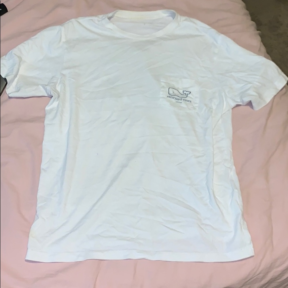 Vineyard vines t shirt